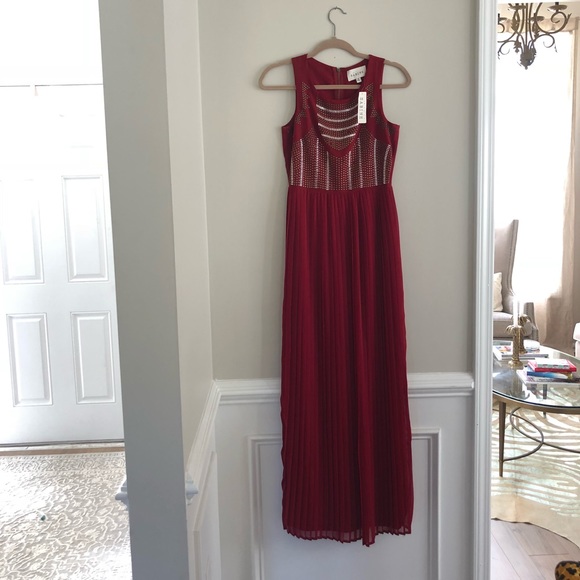 Sabine red pleated maxi - Picture 3 of 3